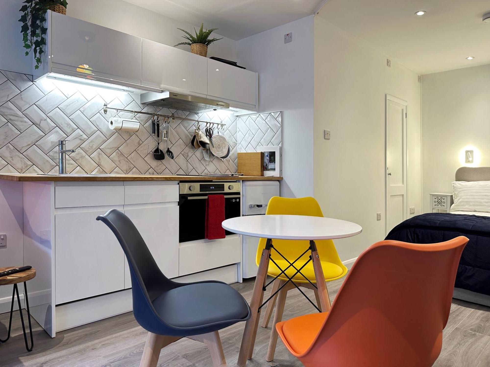 Kensington Studio Hosted By Airoperate Near Notting Hill - 1 Double Bed , 1 Sofa Bed, Ground Floor Apartment Via Private Entrance London Exterior photo