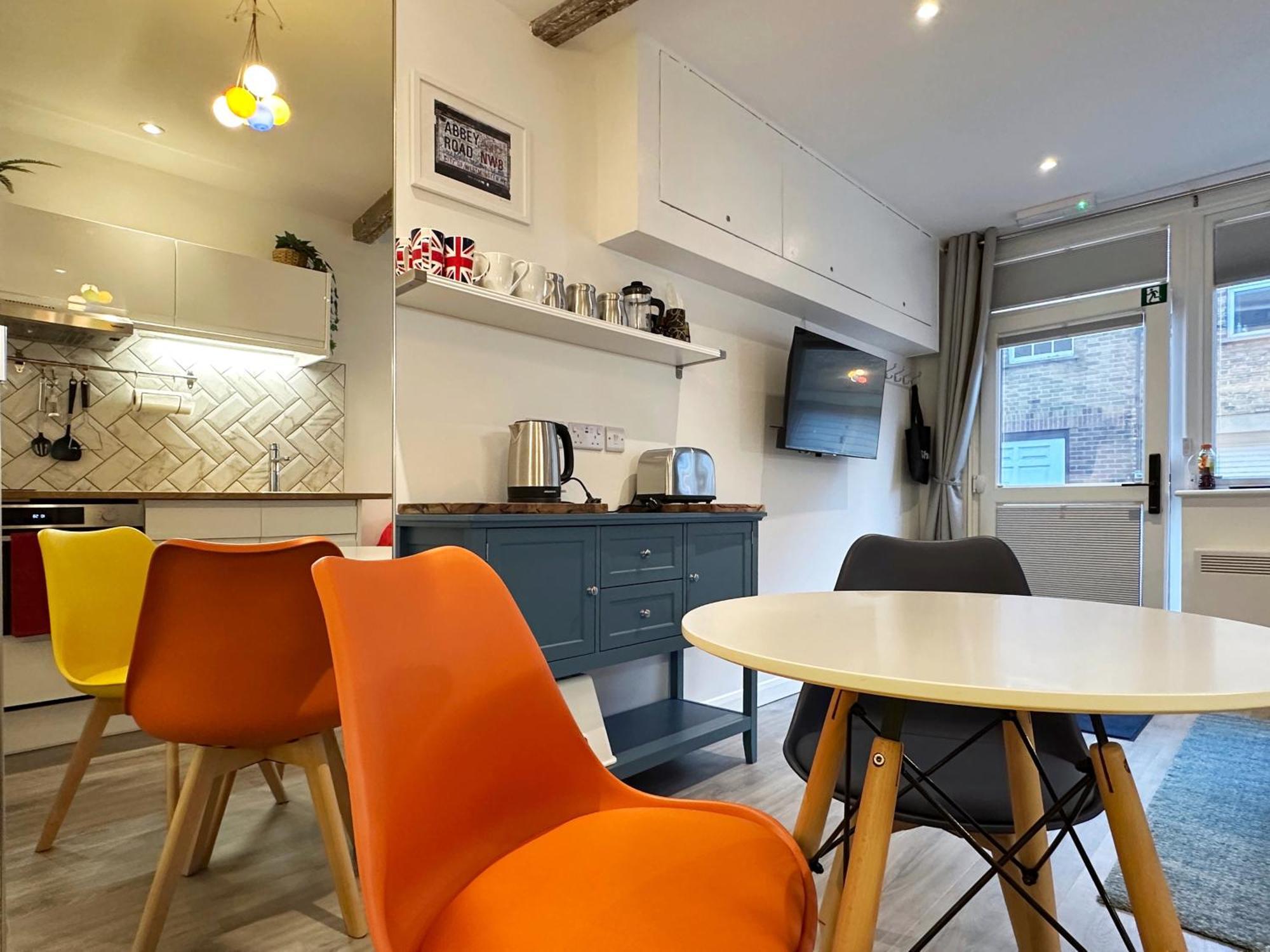 Kensington Studio Hosted By Airoperate Near Notting Hill - 1 Double Bed , 1 Sofa Bed, Ground Floor Apartment Via Private Entrance London Exterior photo