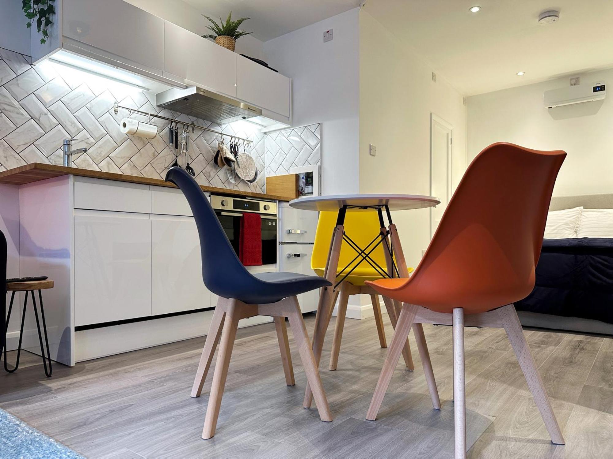 Kensington Studio Hosted By Airoperate Near Notting Hill - 1 Double Bed , 1 Sofa Bed, Ground Floor Apartment Via Private Entrance London Exterior photo